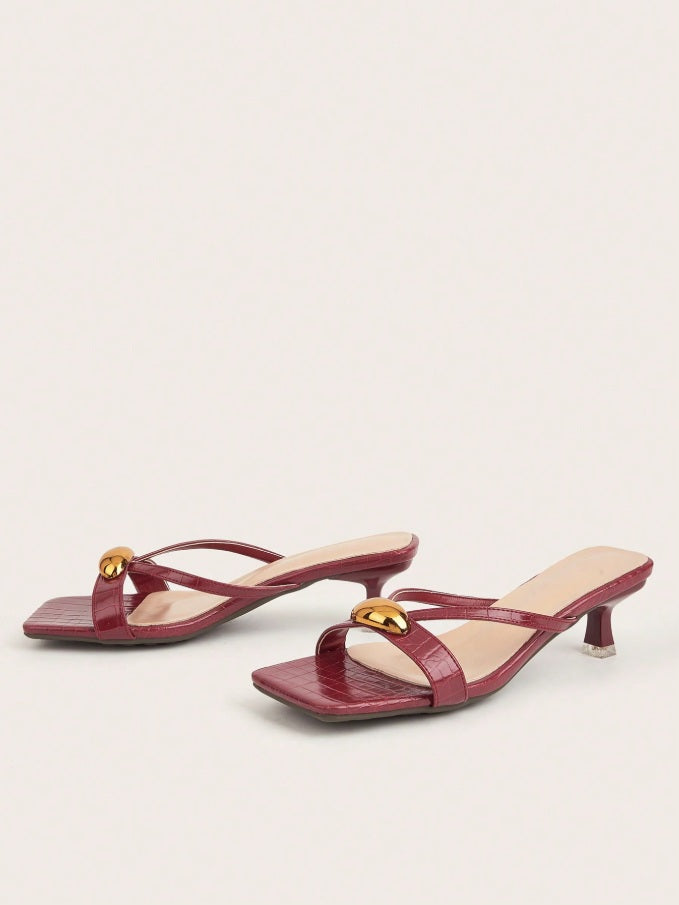 Kitten heel crocodile sandals