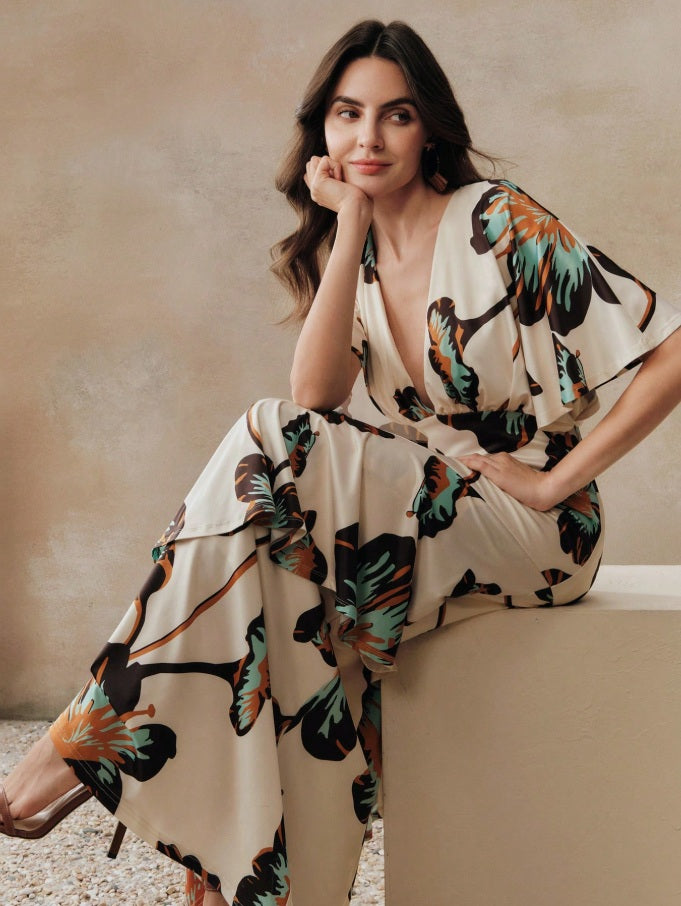 Long dress with loose sleeves exotic expression